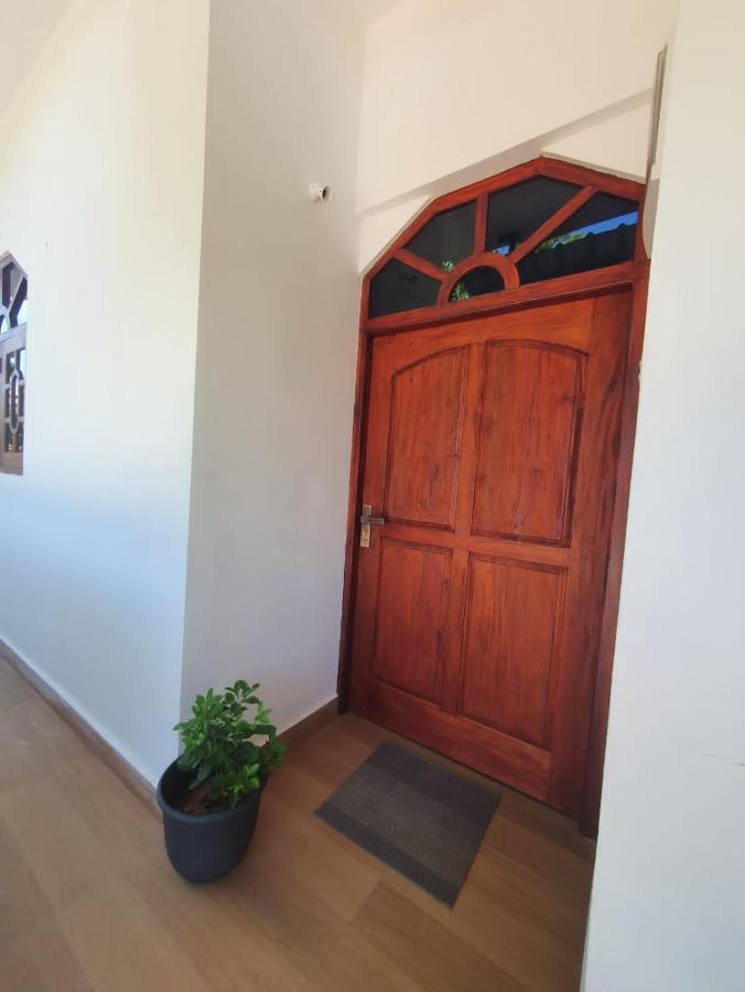 Airport Layover B&B Катунаяка Экстерьер фото